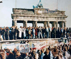 Manifestazione per la caduta del muro di Berlino (1989)