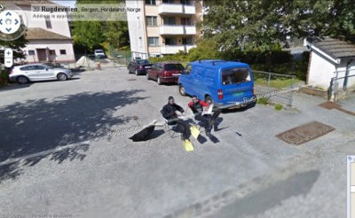 Sommozzatori in attesa della Google! Car