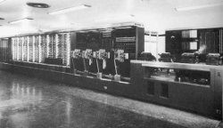 Calcolatore elettrornico Mark I, presso i laboratori dell'università di Harvard